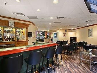 Ramada Conference Center South Hotel Индианаполис Екстериор снимка
