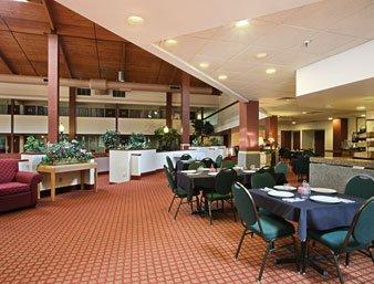 Ramada Conference Center South Hotel Индианаполис Екстериор снимка